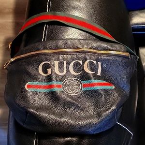 Gucci authentic fanny pack